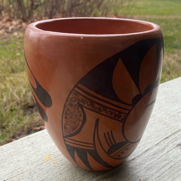 Beautiful Signed, Vintage Hopi Pottery Vase by Renowned Potter Frieda Poleahla - Picture 4 of 12